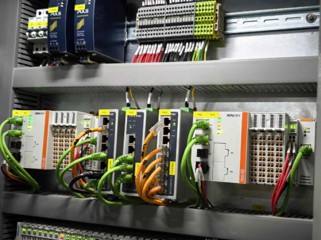 1764848627-c2b28c93b9fd0cb